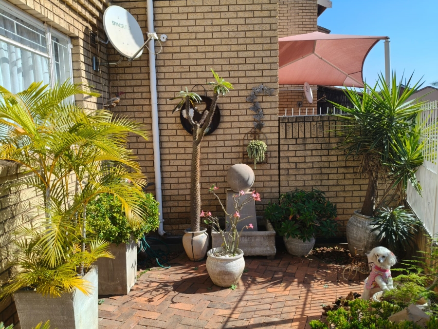 3 Bedroom Property for Sale in Rustenburg Central North West